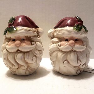 NWT Santa Head Salt and Pepper Shaker Set